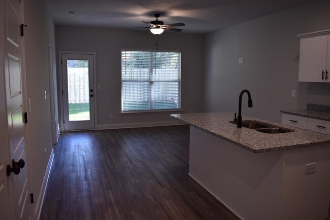Building Photo - 4190 Taylor Pond Rd