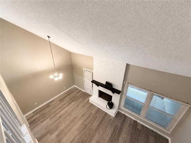 Building Photo - 5031 Bell Dr SE