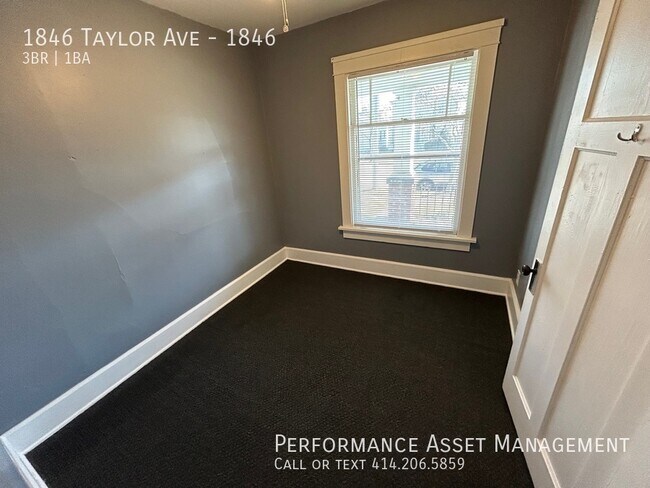 Building Photo - Glorious 3 Bedroom Lower in Racine