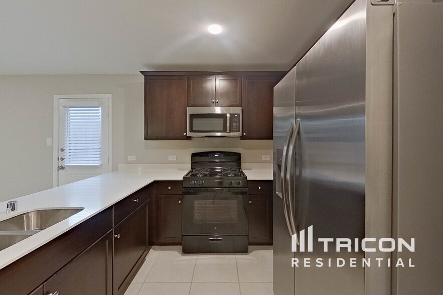 Building Photo - 2853 Evening Side Dr
