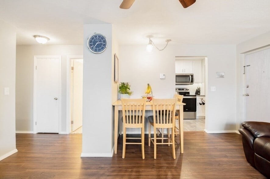 Living/dining - 297 Main St