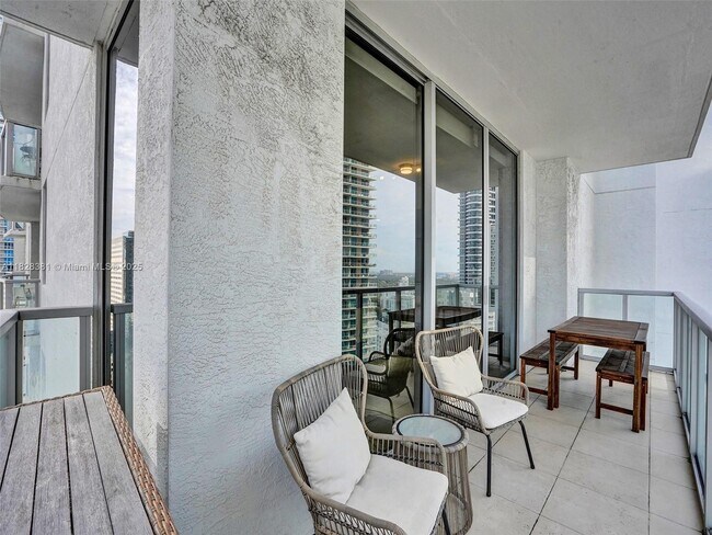 Building Photo - 1050 Brickell Ave