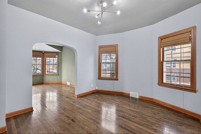 Building Photo - 1657 N Harding Ave