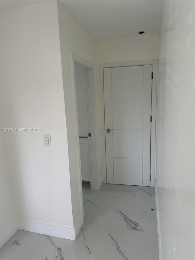 Building Photo - 6591 SW 46th St