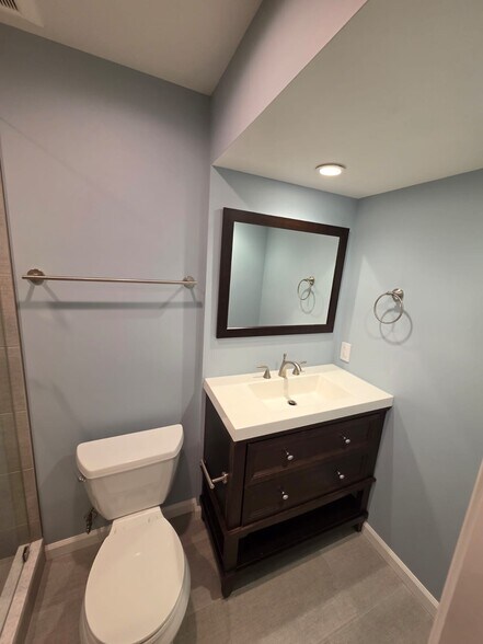 basement bath - 6748 Jenny Leigh Ct