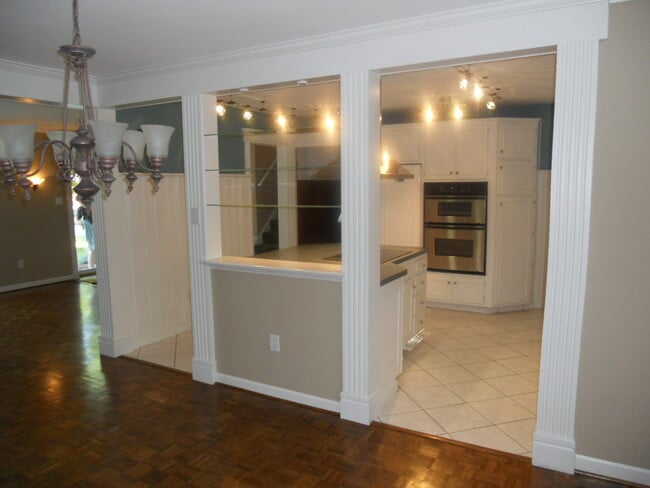 Building Photo - 329 Nantucket Dr