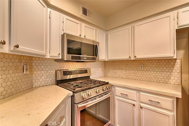 Building Photo - 8015 E Treeview Ct