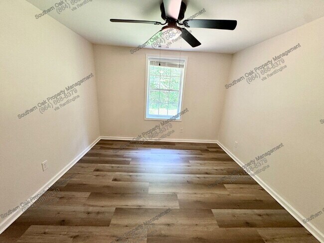 Building Photo - 151 Hopewell Church Dr