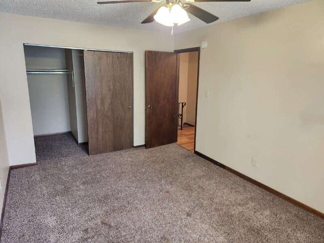 Building Photo - 926 Breezewood Cir
