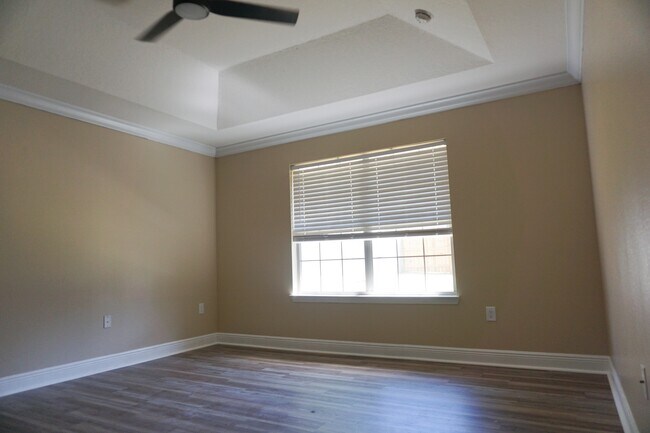 Building Photo - 141 Bronze Cir