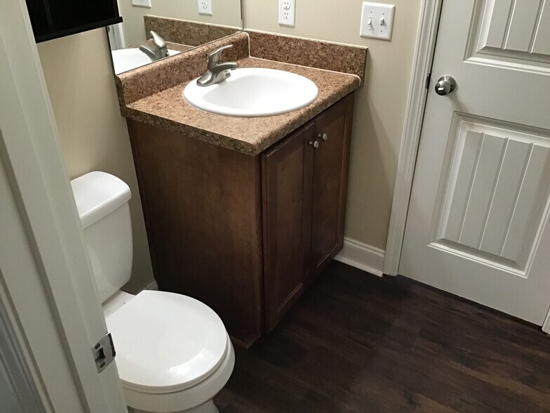 Building Photo - 130 Crossing Cir