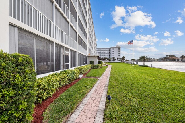 Building Photo - 3100 S Ocean Blvd