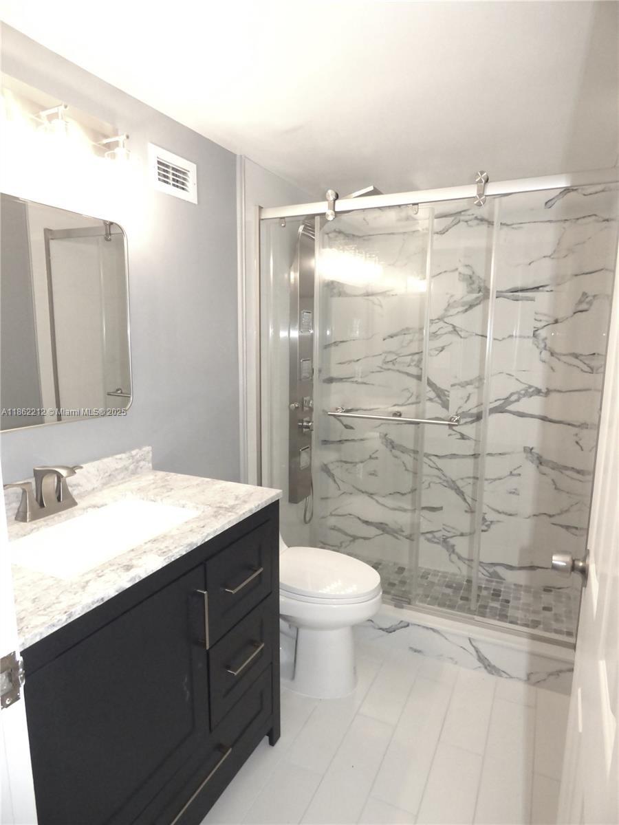 Building Photo - 3725 S Ocean Dr