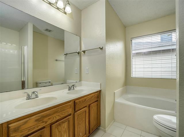 Building Photo - 2404 Grover Cleveland Dr