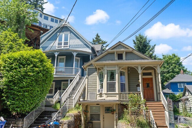 Building Photo - 1 BD available in the serene SW Hills