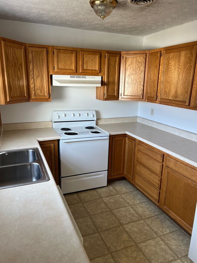 Building Photo - 1227 Sanpat Ln