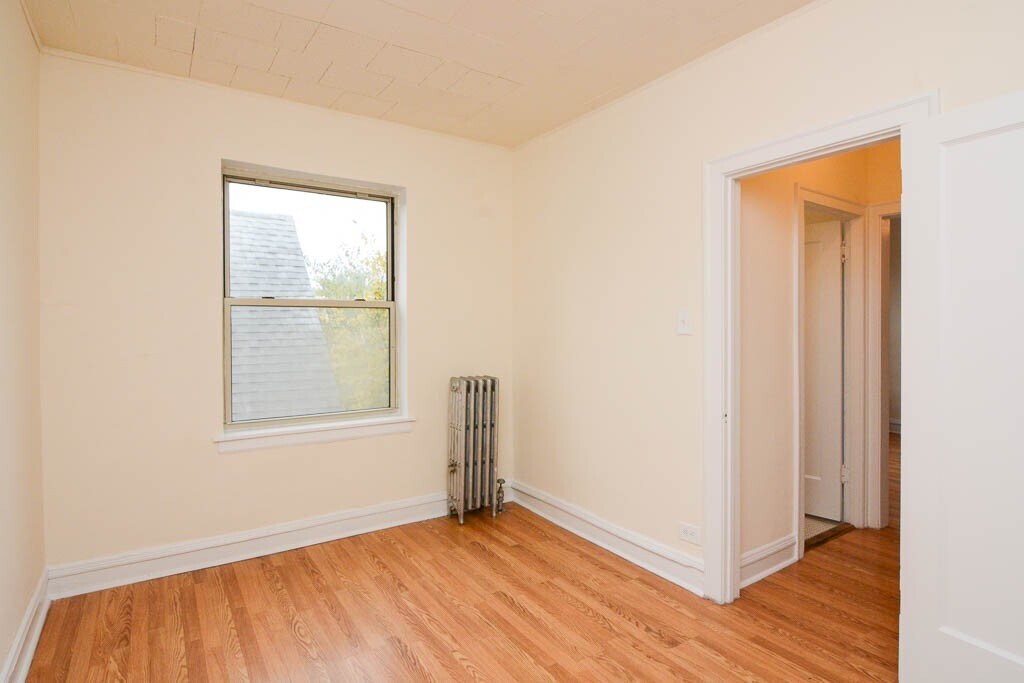 Building Photo - 2536 N Sawyer Ave