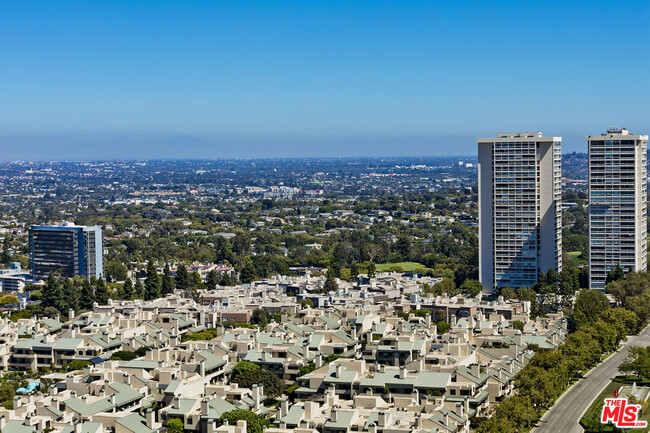 Building Photo - 1 W Century Dr