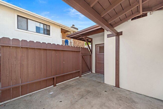 Building Photo - 108 Avenida Dolores