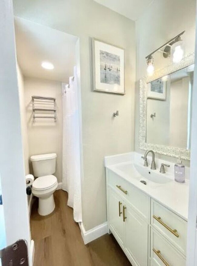Building Photo - 7700 Boca Ciega Dr