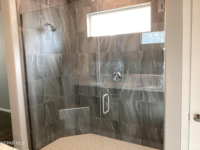 Building Photo - 116 Sarah Trl