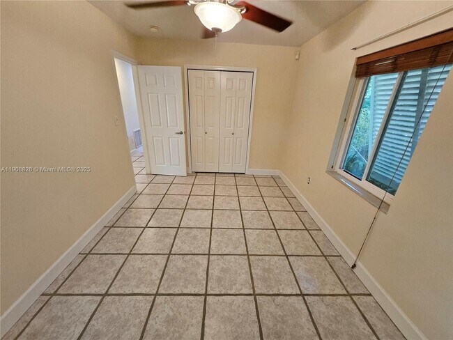 Building Photo - 2016 NE 26th Dr