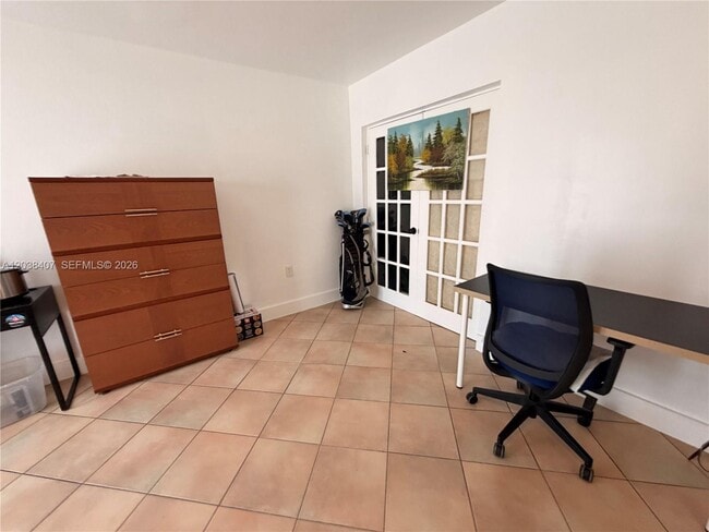 Building Photo - 5931 SW 148th Pl