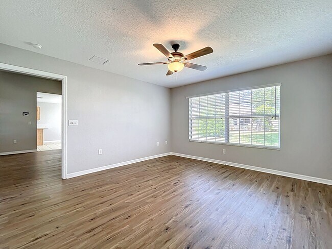 Building Photo - 2 Bedroom, 2 Bath | Lake Community | Dock & Boat Ramp Access