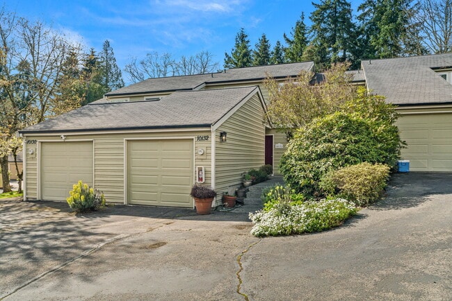Building Photo - 10132 NE 115th Ln