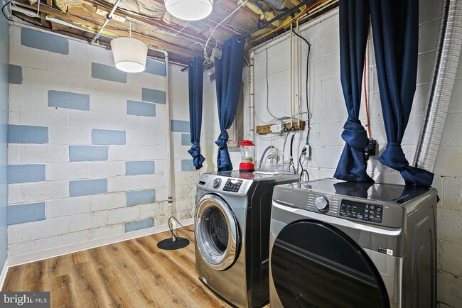 Building Photo - 9473 Clocktower Ln