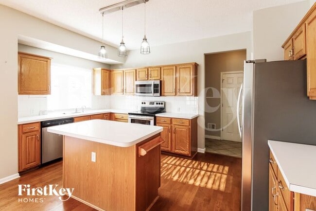 Building Photo - 909 NE 93rd Ct