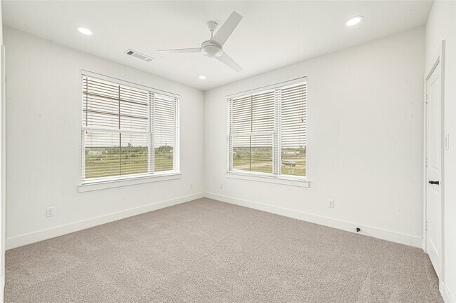 Building Photo - 659 Rd 5846