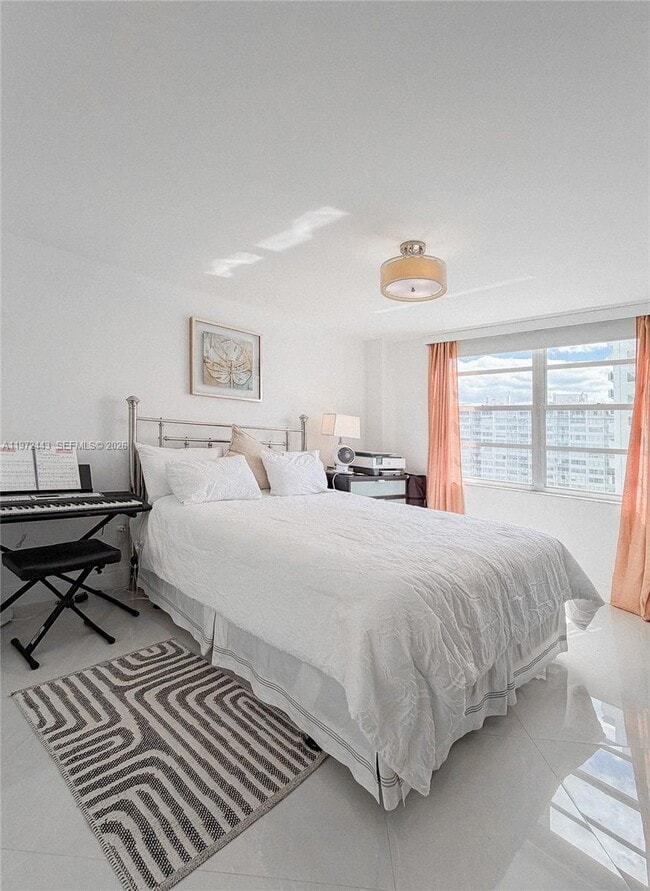 Building Photo - 2780 NE 183rd St