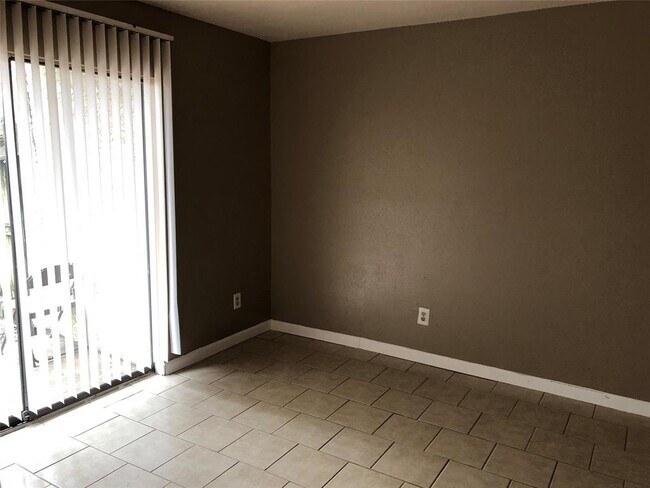 Building Photo - 10075 Westpark Dr