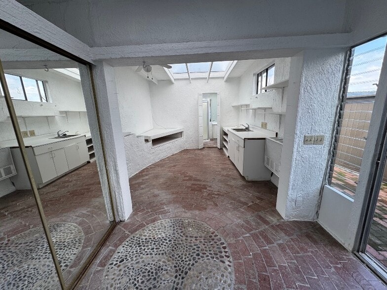 Building Photo - 1710 Harper Ave