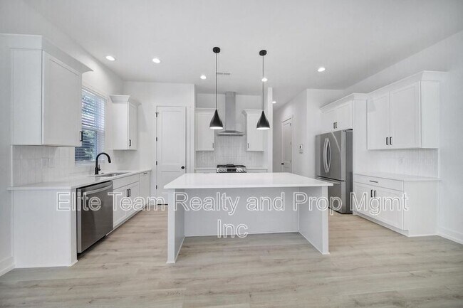 Building Photo - 511 Bowman Rd