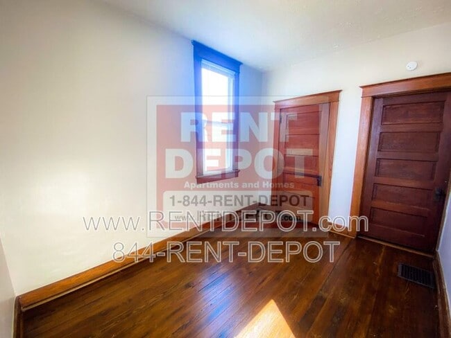 Building Photo - 1731 S Kerth Ave