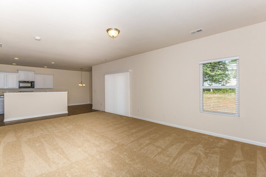 Building Photo - 1521 Waylon Ave