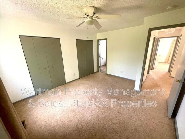 Building Photo - 4570 Witches Hollow Ln