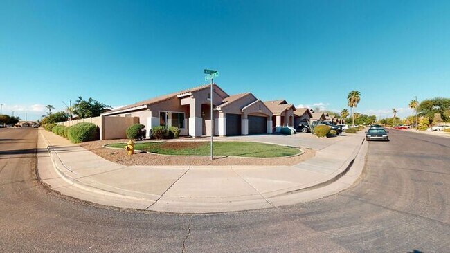 Building Photo - REMODELED single level home with 3 car gar...
