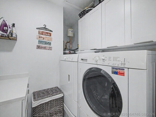 Building Photo - 5154 Oakhill Ln