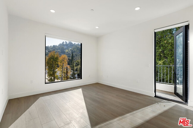 Building Photo - 3651 Regal Pl