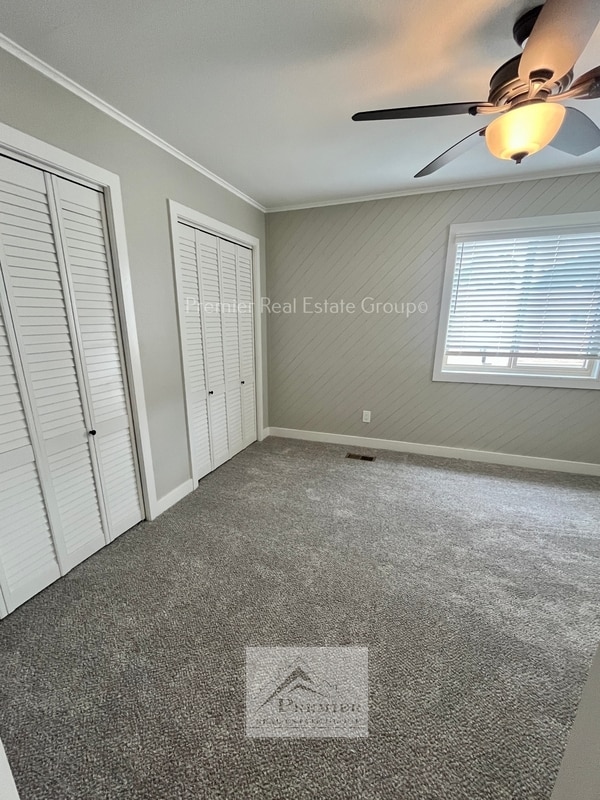 Building Photo - 8059 Lexington Park Dr