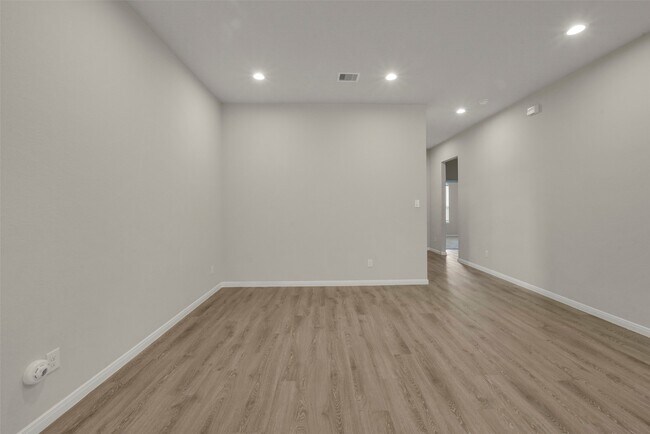 Building Photo - 31106 Durham Creek Ct