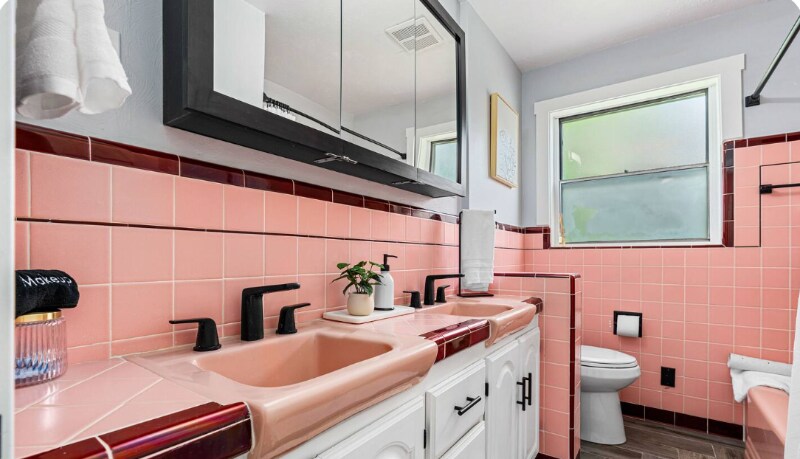 Building Photo - 444 N Oakley St