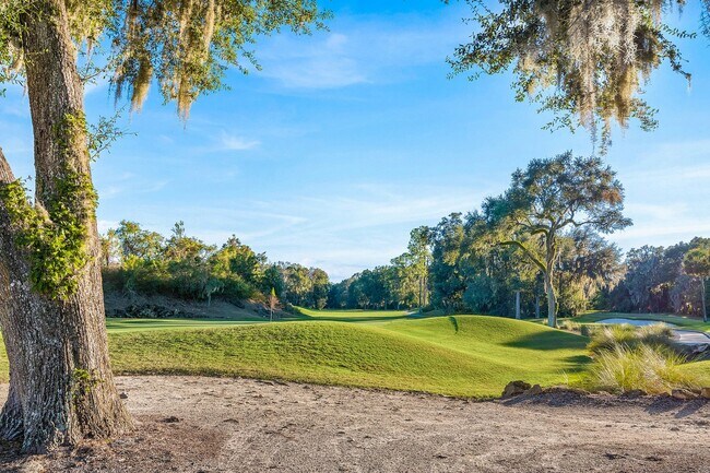Building Photo - Luxury Golf Course Living in Haile Plantation | Fully Renovated 4BR Home in Gainesville