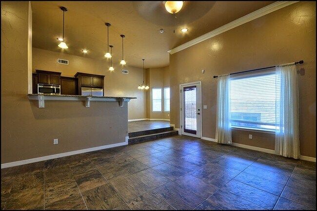 Building Photo - Fantastic home