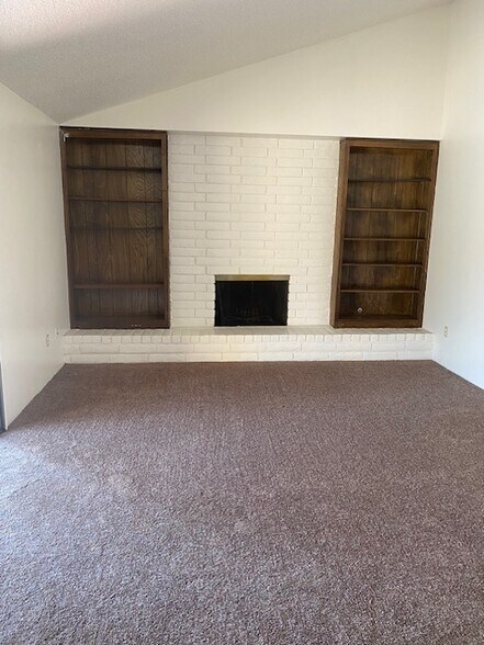 Building Photo - 6405 Landfair Dr