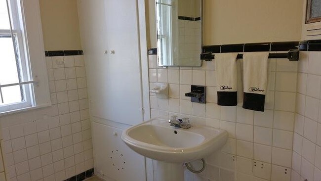 Building Photo - 118 W 28th St