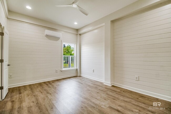 Building Photo - 5601 Bayou St John Ave